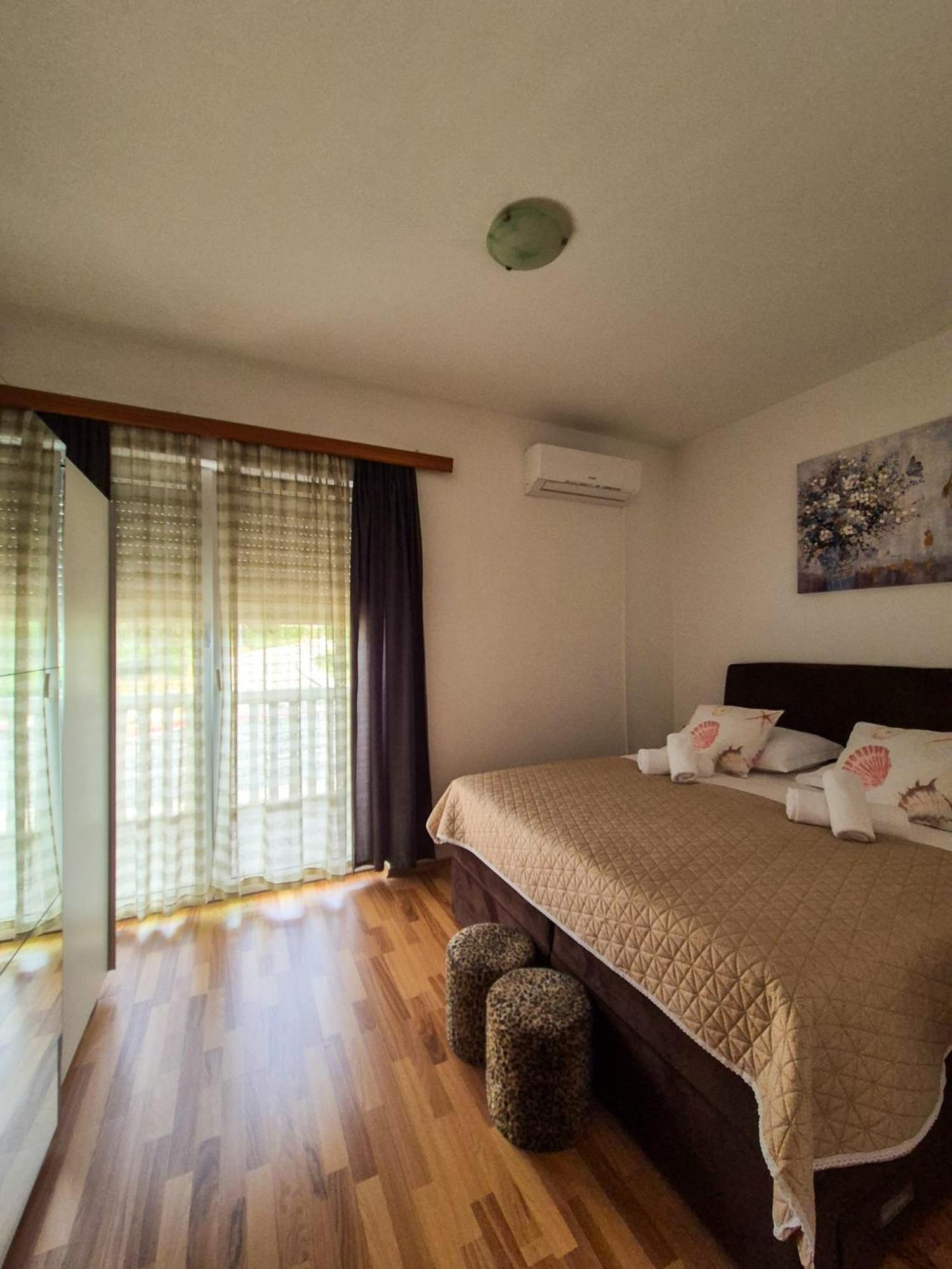 טוראני Apartments And Pansion M&R מראה חיצוני תמונה