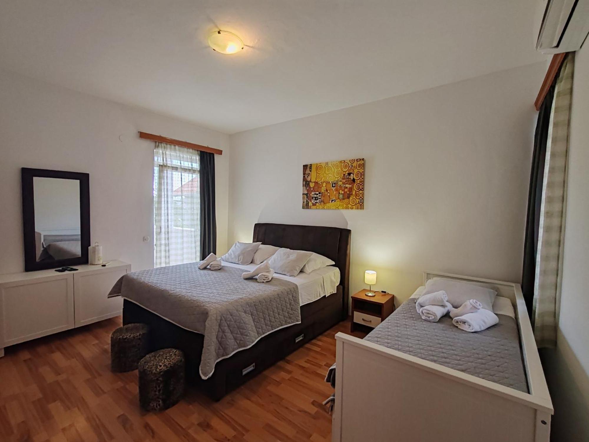 טוראני Apartments And Pansion M&R מראה חיצוני תמונה